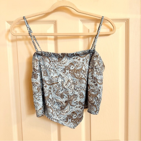 Hollister Tops - Hollister handkerchief top